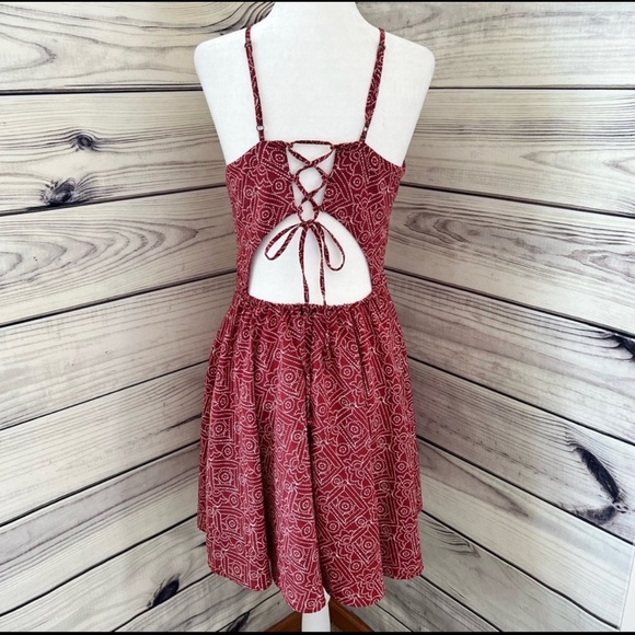 Hollister Red Patterned Lace Up Cutout Back Fit &
Flare Dress - Picture 3 of 3